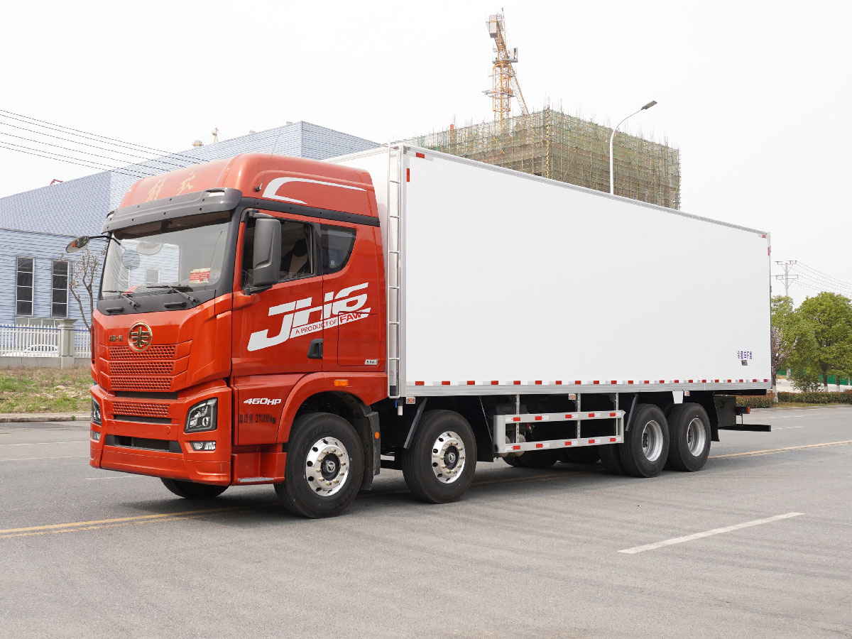 解放前四后八冷藏車（9.6米）